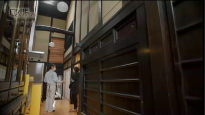 足立邸　ハシリ