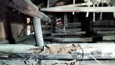 小屋裏腐朽部分取替