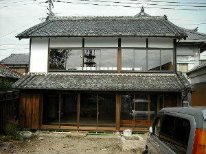 民家外観2 ●