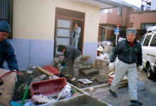 左官軍団と津田電気さん。<br> いつも頑張ってくれて、本当に感謝しています。 