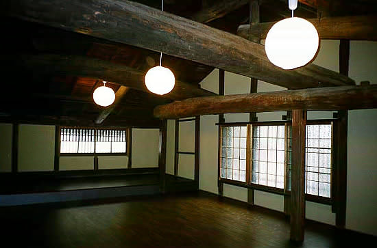 ２Ｆ物置／南の間