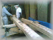 吹抜梁チョウナ斫り