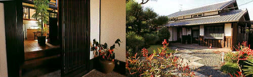 左：内玄関　右：外観