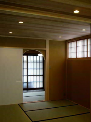 中の間から取次をみる