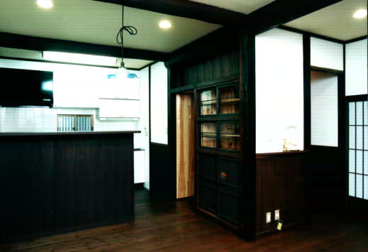 リビング　キッチン方向を見る