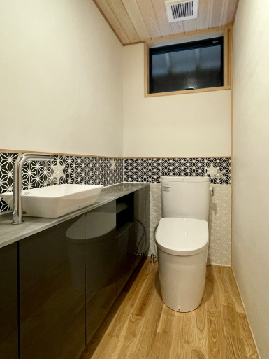 ここも名古屋モザイク(^^)