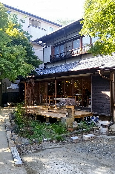 外観（道路側より）