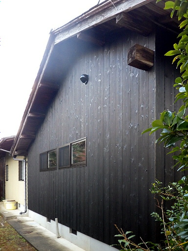 外壁は断熱のため大壁に